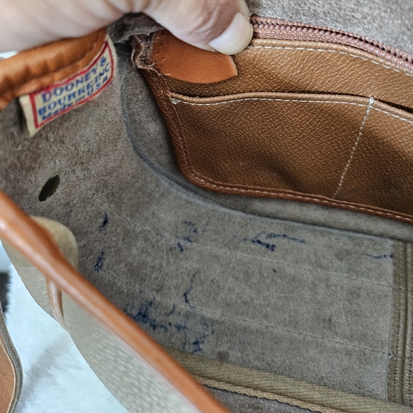 Vintage Dooney and Bourke Tack Bag. R52. - Picture 10 of 15